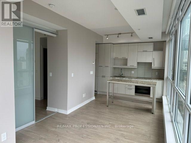 1102 - 199 Richmond Street W, Toronto, Ontario  M5V 0H4 - Photo 4 - C12382064
