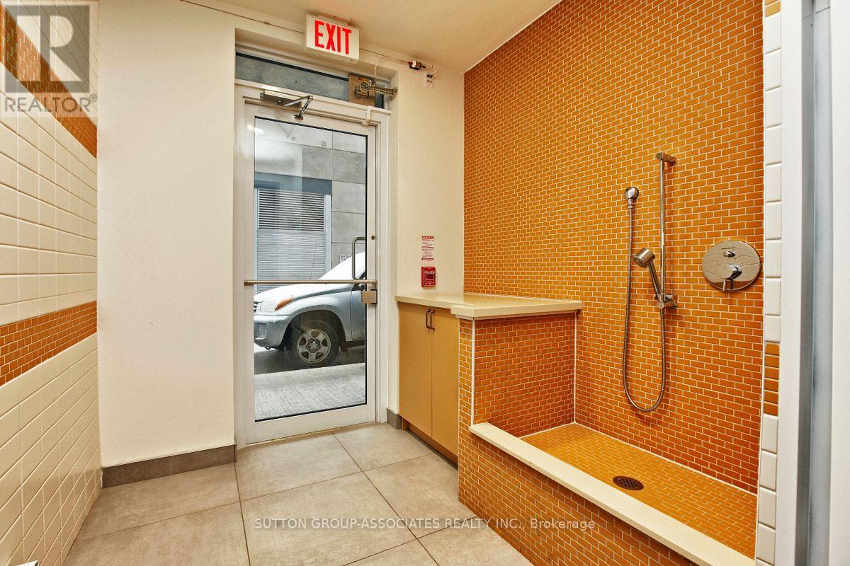218 - 5 Hanna Avenue, Toronto, Ontario  M6K 1X6 - Photo 17 - C12382071