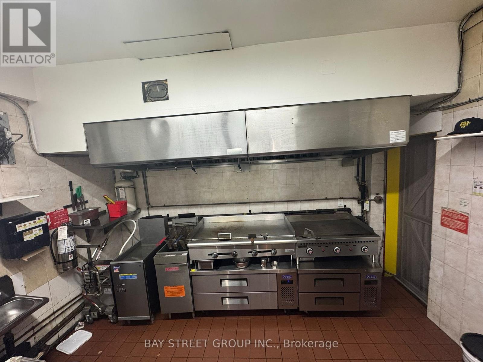 2214 Queen Street E, Toronto, Ontario  M4E 1E9 - Photo 7 - E12382084