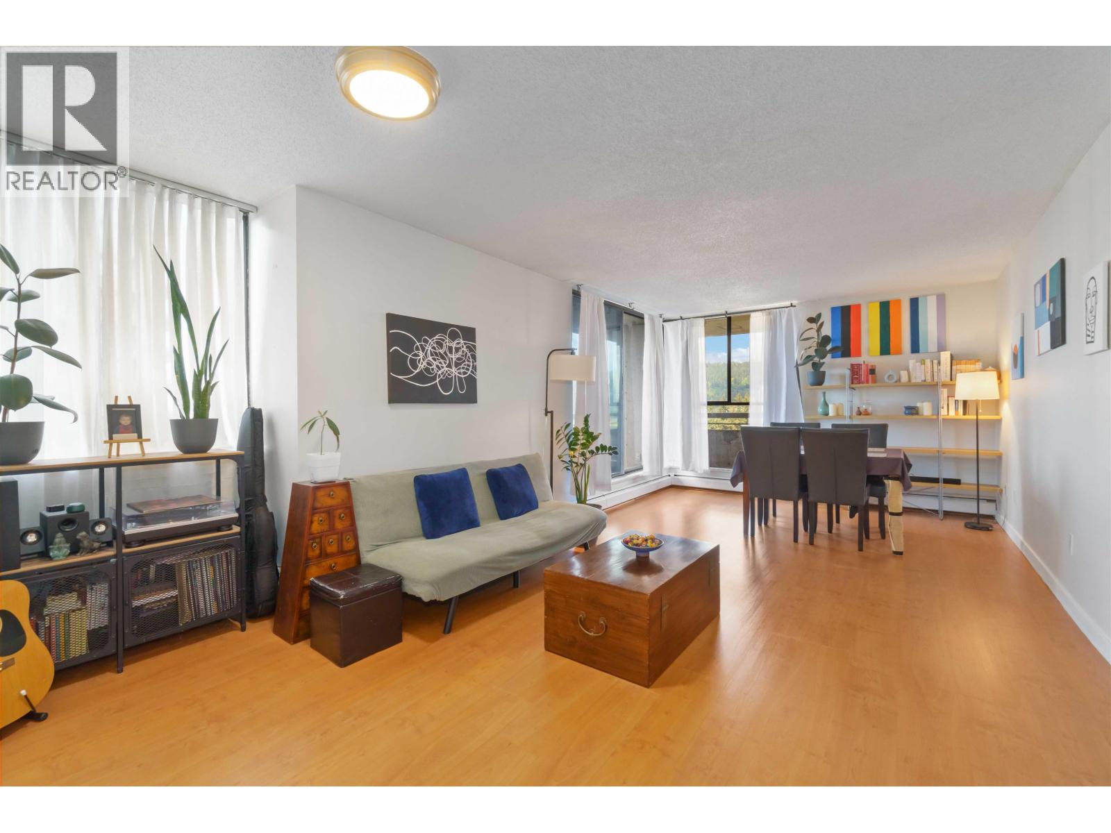 2002 3755 Bartlett Court, Burnaby, British Columbia  V3J 7G7 - Photo 4 - R3043791