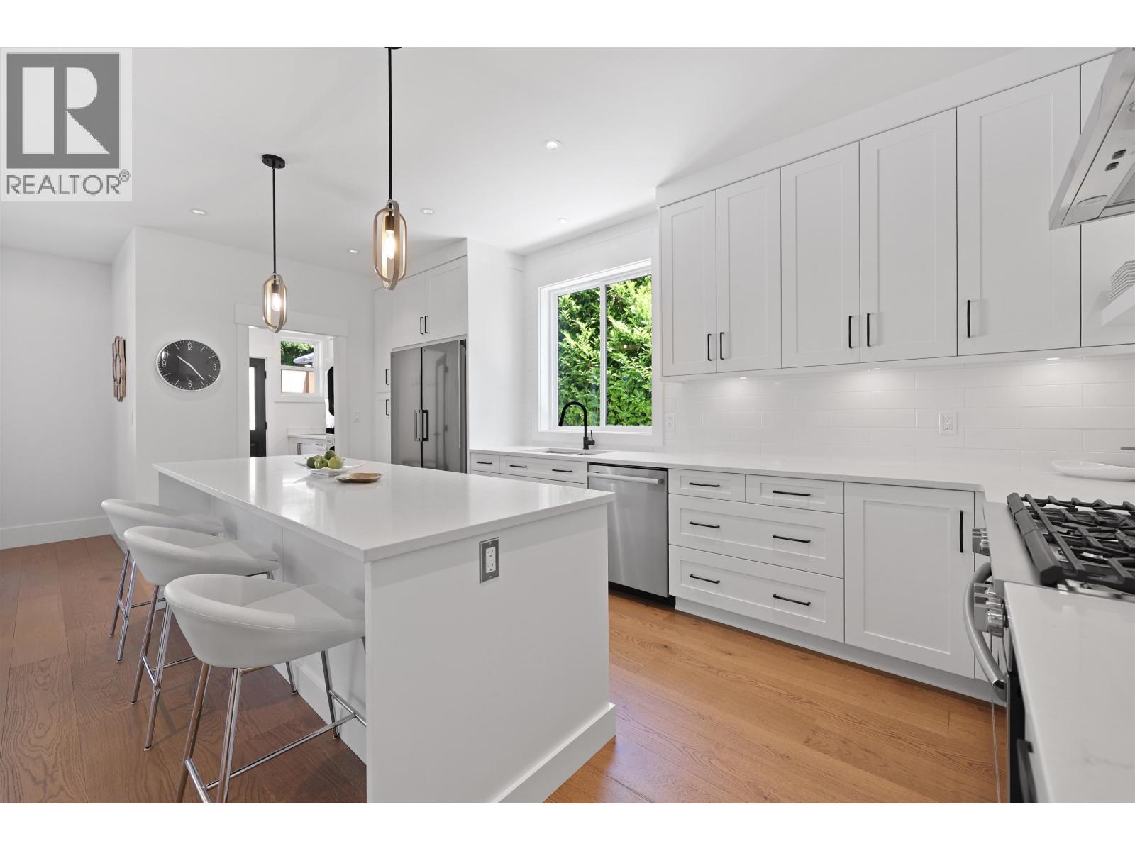 Property at 338 W 24TH STREET image 3