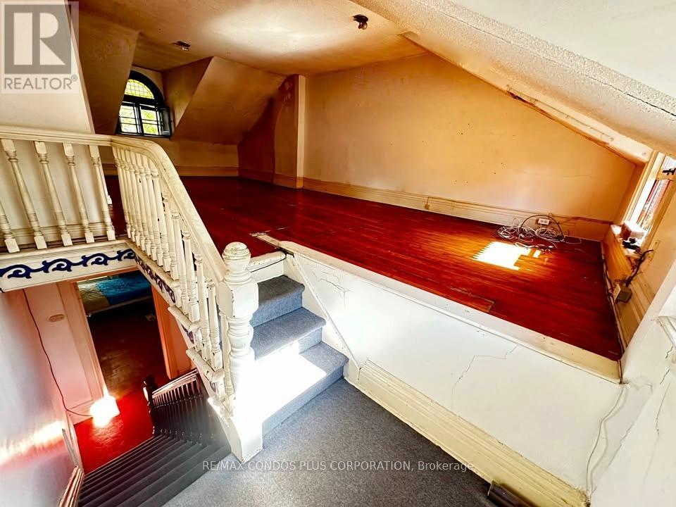 548 Roxton Road, Toronto, Ontario  M6G 3R4 - Photo 16 - C12379408