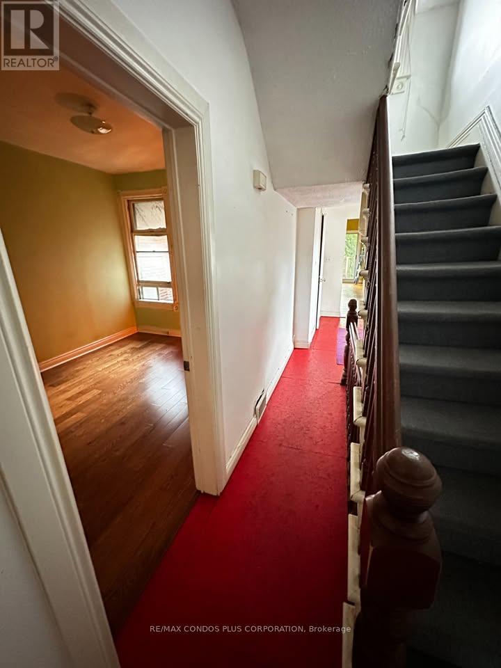 548 Roxton Road, Toronto, Ontario  M6G 3R4 - Photo 15 - C12379408