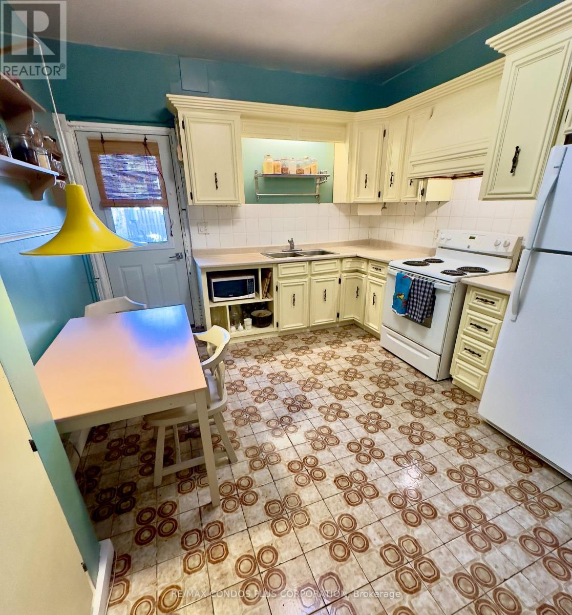 548 Roxton Road, Toronto, Ontario  M6G 3R4 - Photo 7 - C12379408