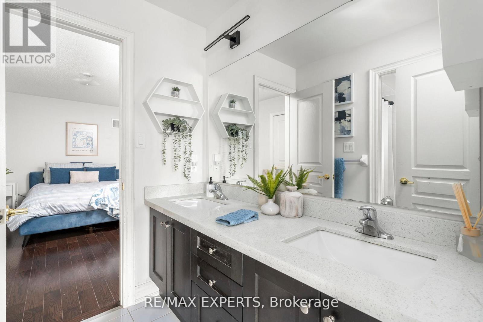 72 Foshan Avenue, Markham, Ontario  L6C 0P8 - Photo 14 - N12381943