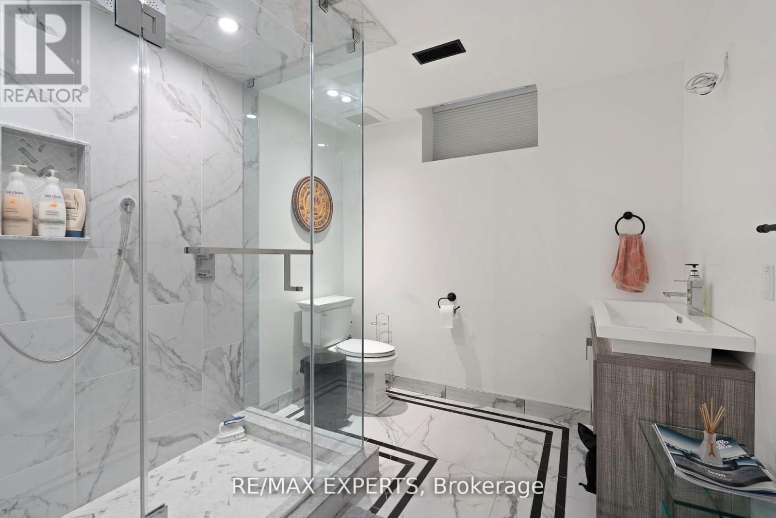 72 Foshan Avenue, Markham, Ontario  L6C 0P8 - Photo 24 - N12381943