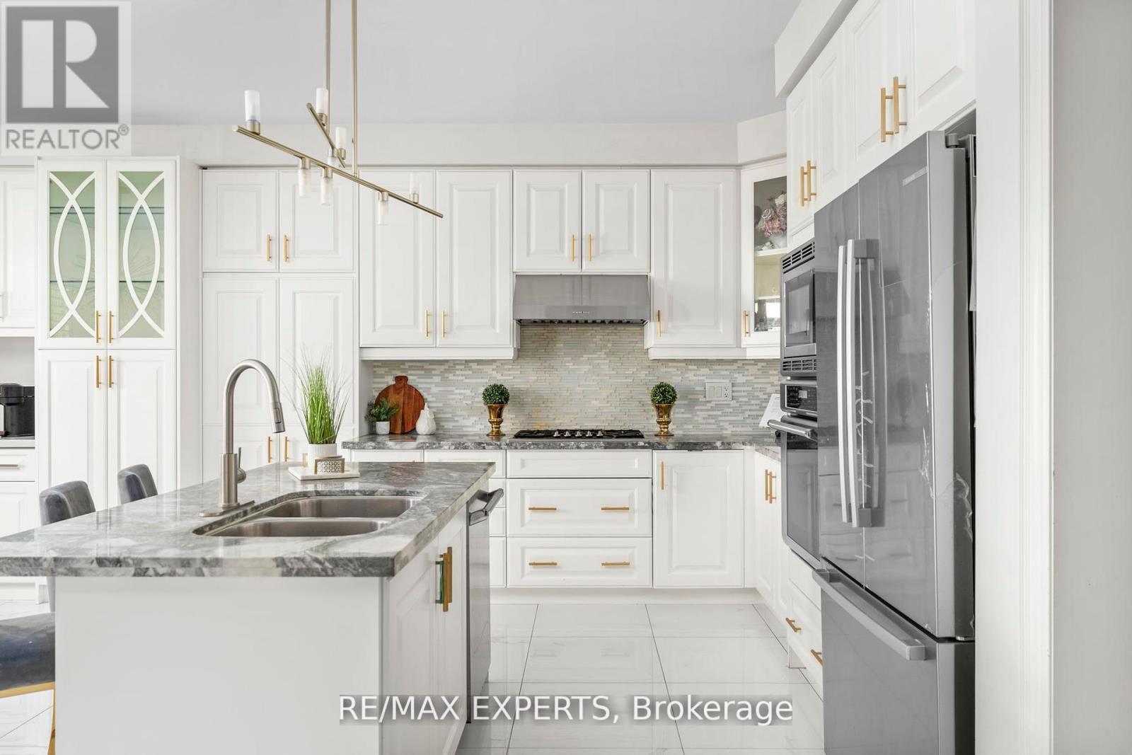 72 Foshan Avenue, Markham, Ontario  L6C 0P8 - Photo 6 - N12381943