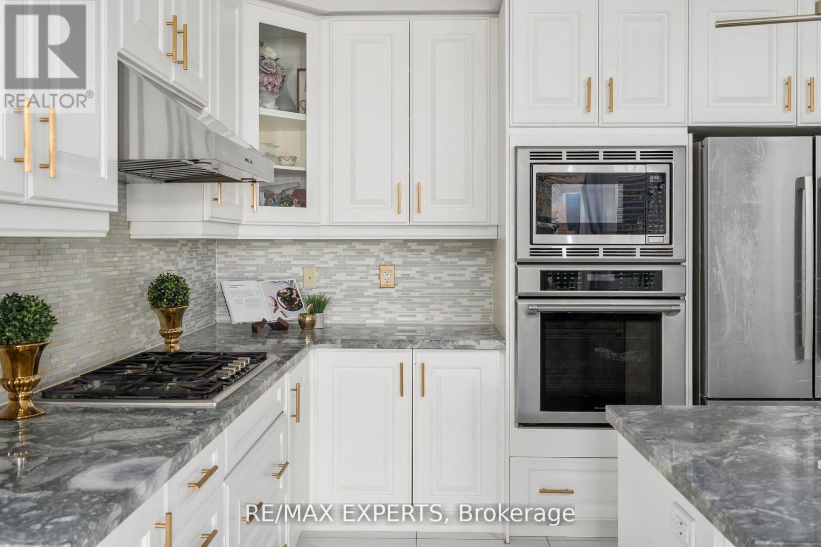 72 Foshan Avenue, Markham, Ontario  L6C 0P8 - Photo 7 - N12381943