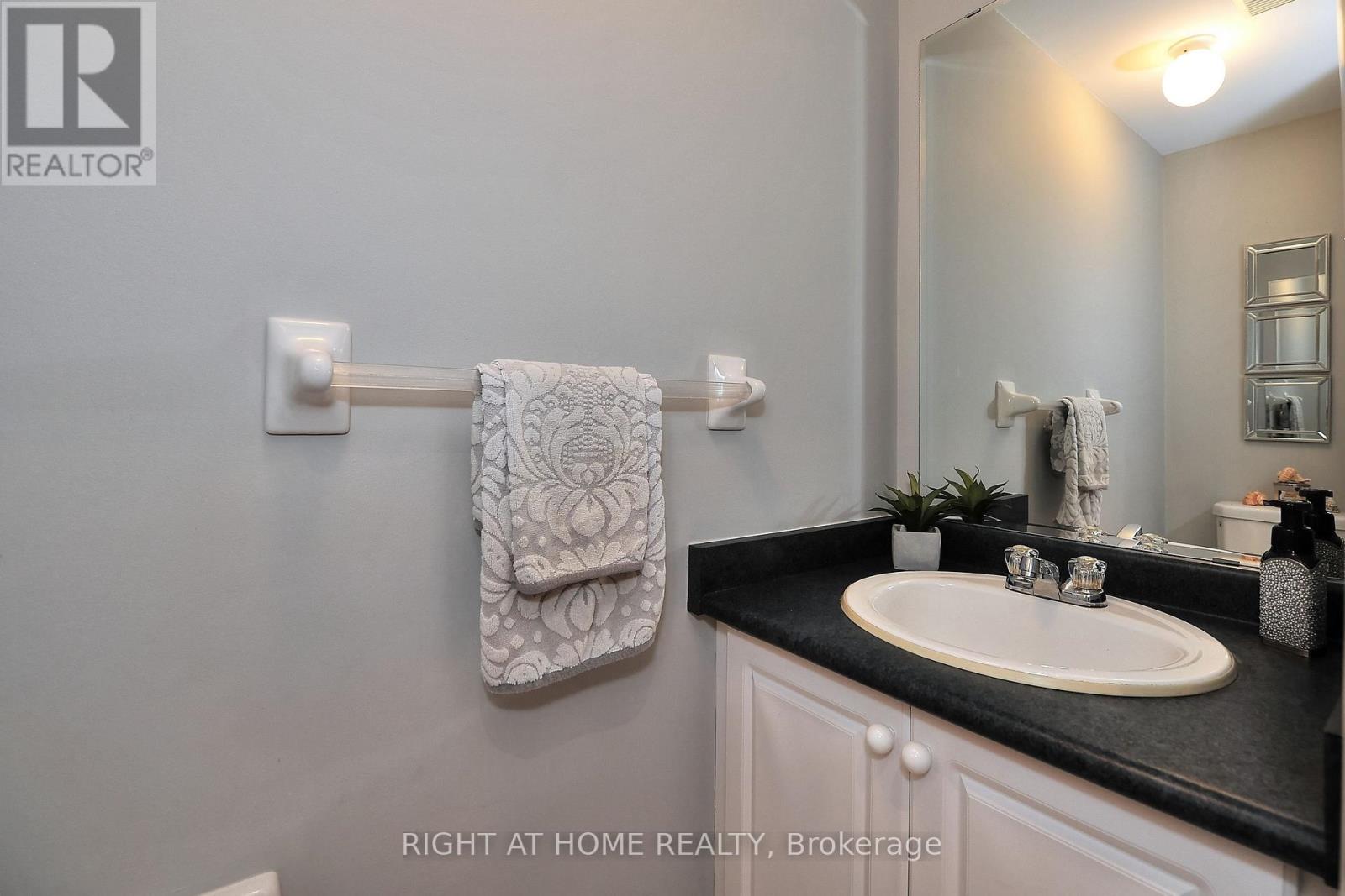 11 Giovanni Way, Vaughan, Ontario  L4H 1R7 - Photo 12 - N12381948