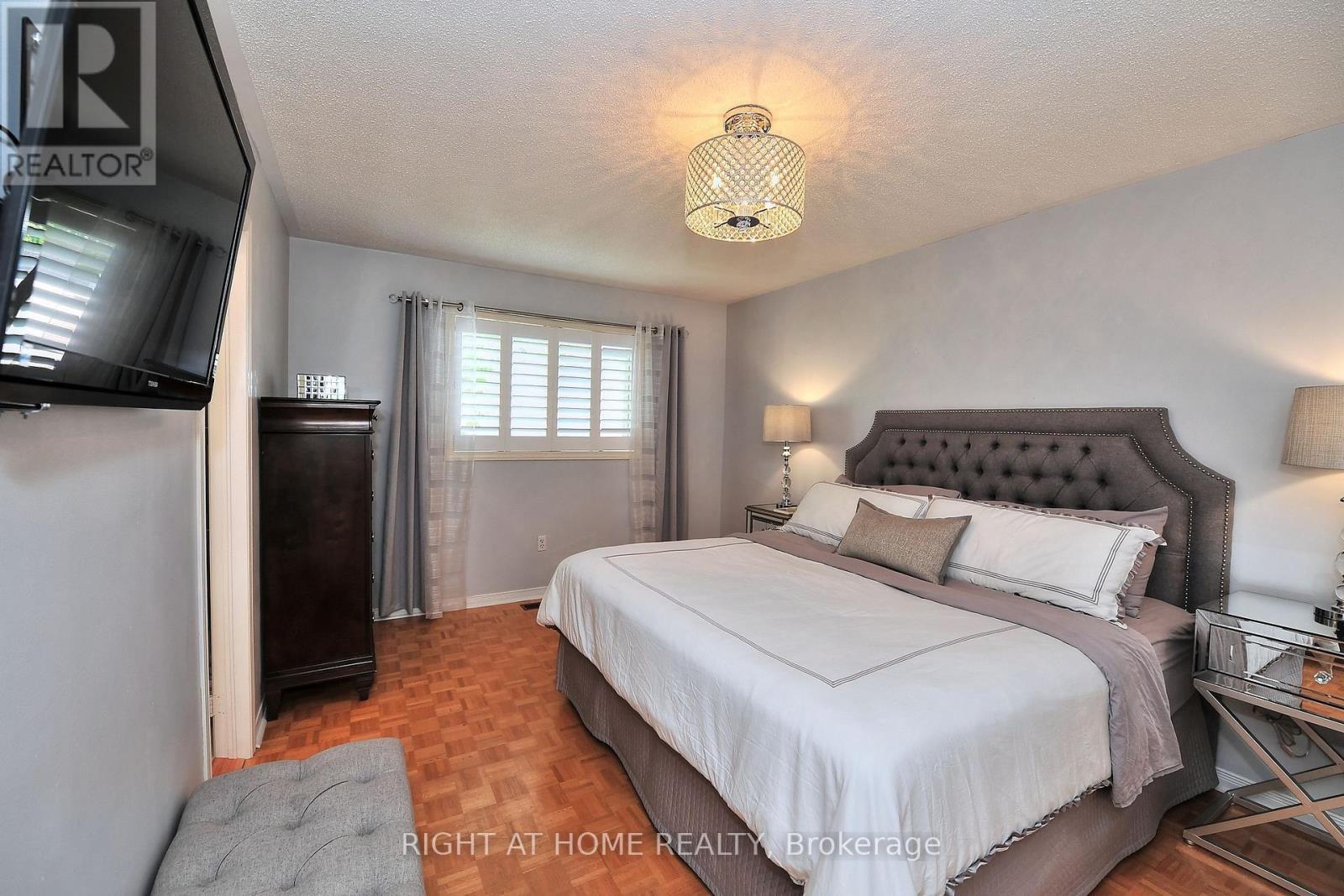11 Giovanni Way, Vaughan, Ontario  L4H 1R7 - Photo 14 - N12381948