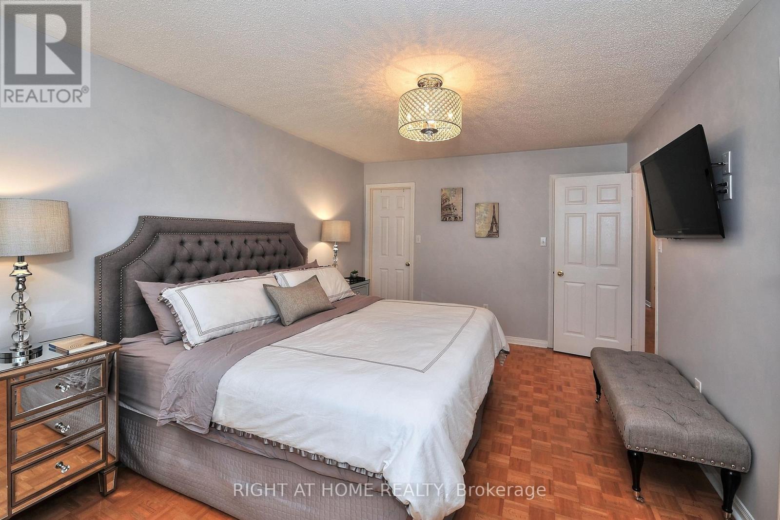 11 Giovanni Way, Vaughan, Ontario  L4H 1R7 - Photo 15 - N12381948
