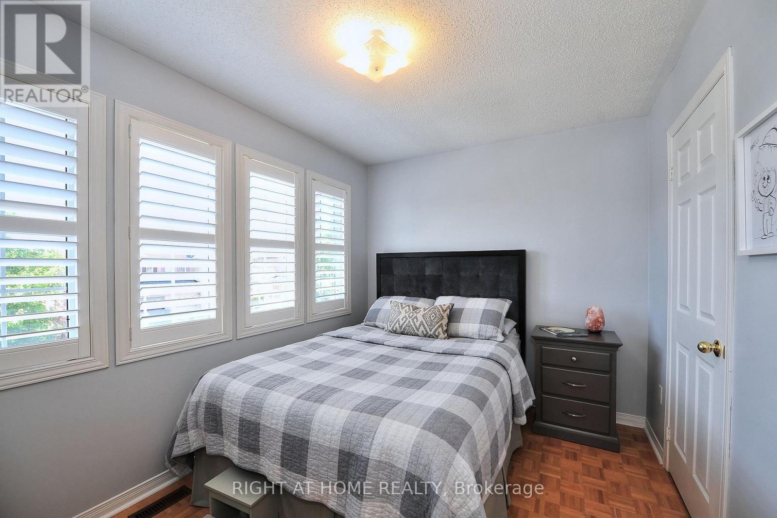 11 Giovanni Way, Vaughan, Ontario  L4H 1R7 - Photo 21 - N12381948