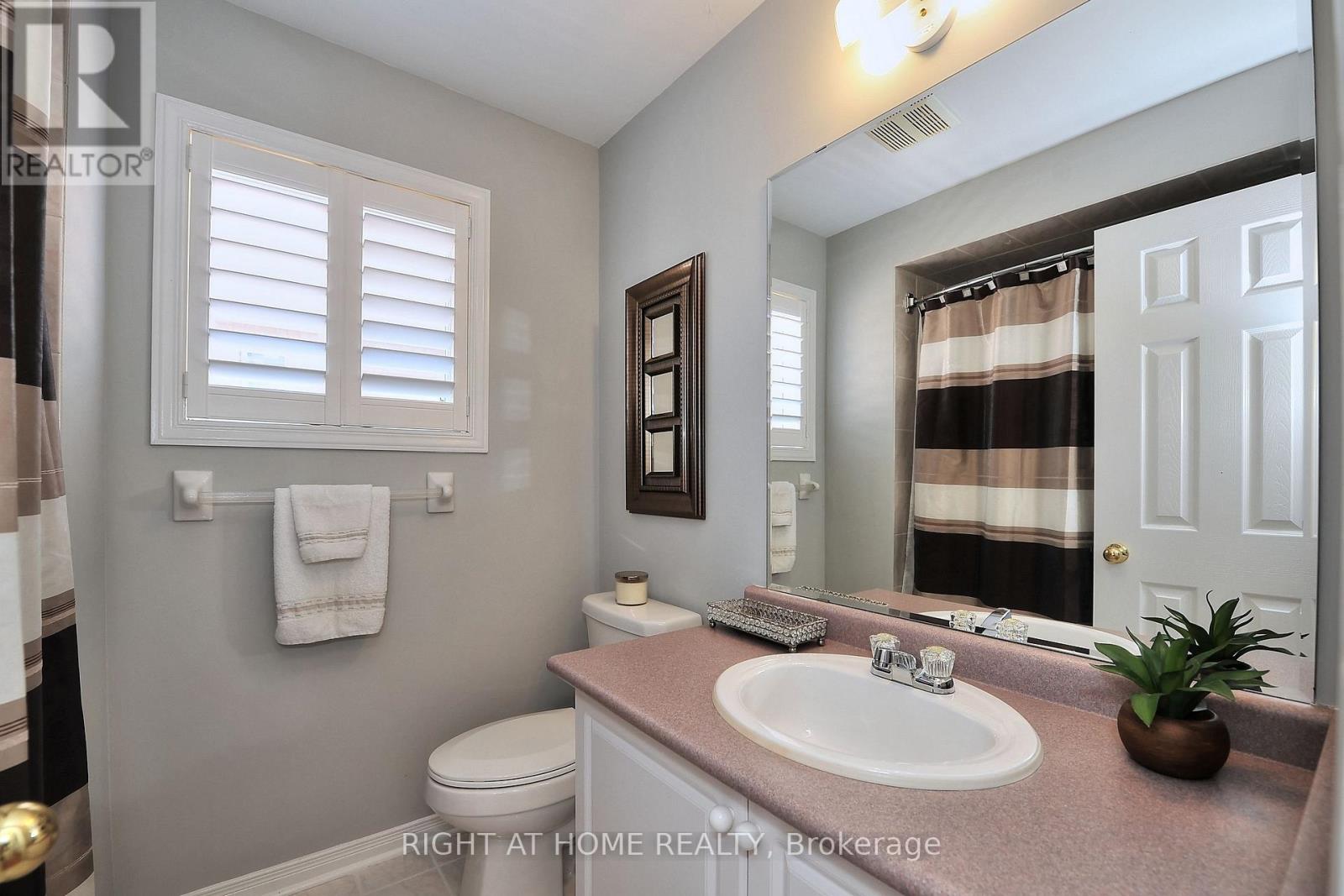 11 Giovanni Way, Vaughan, Ontario  L4H 1R7 - Photo 22 - N12381948