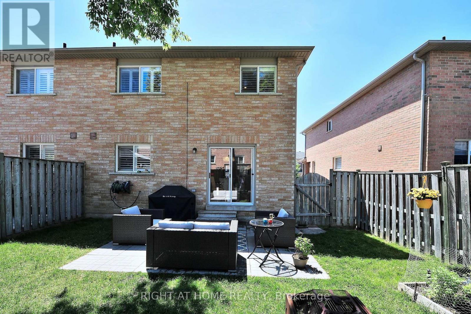 11 Giovanni Way, Vaughan, Ontario  L4H 1R7 - Photo 26 - N12381948