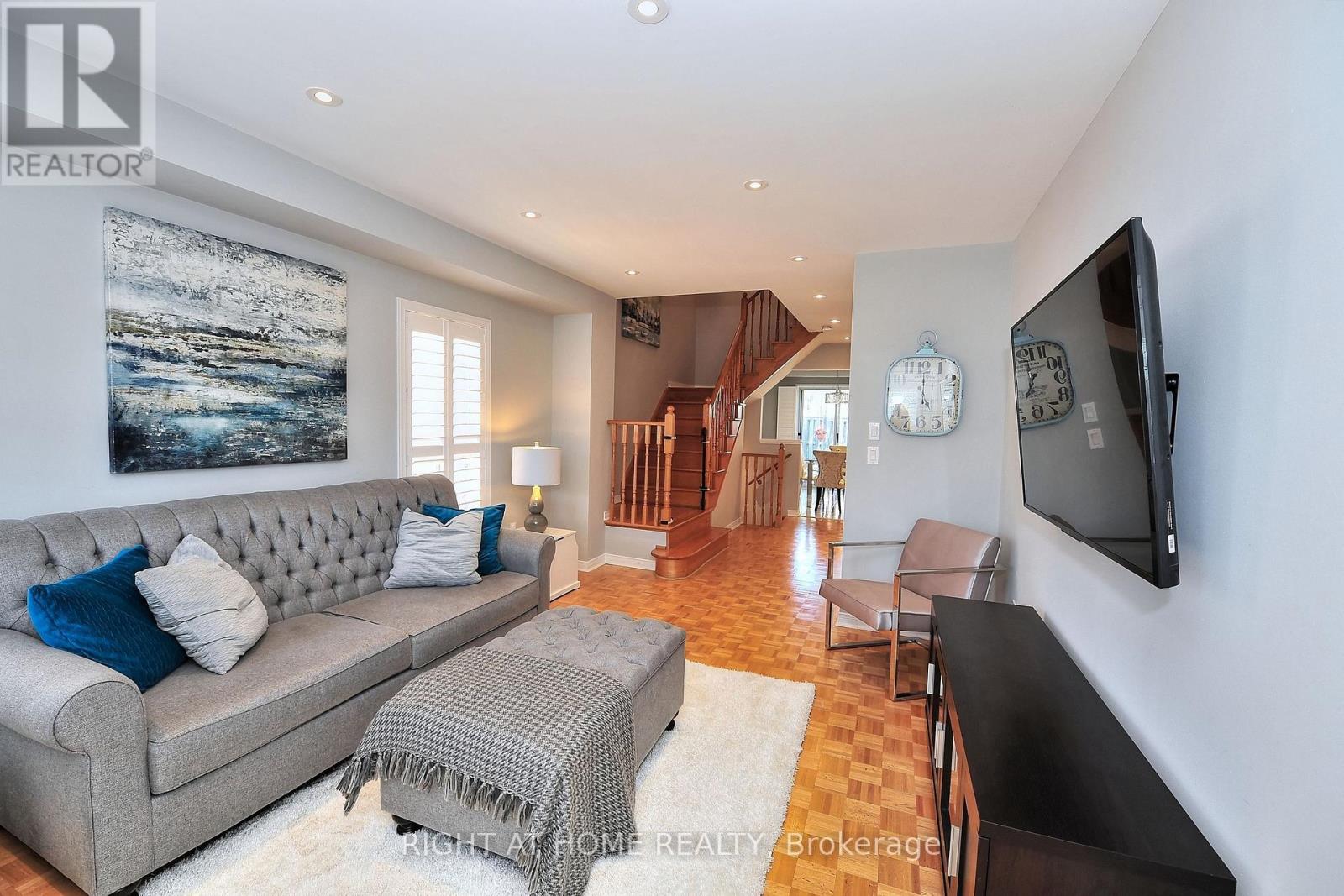 11 Giovanni Way, Vaughan, Ontario  L4H 1R7 - Photo 3 - N12381948