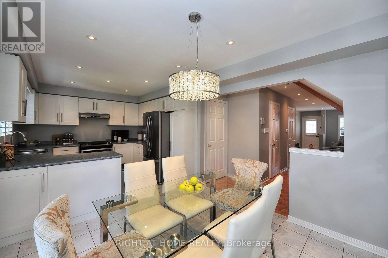 11 Giovanni Way, Vaughan, Ontario  L4H 1R7 - Photo 7 - N12381948
