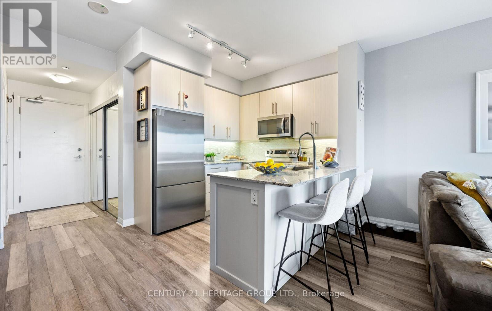 406 - 65 Oneida Crescent, Richmond Hill (Langstaff), Ontario  L4B 0G9 - Photo 6 - N12382083