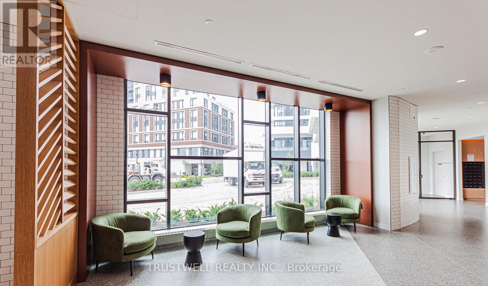 1707 - 2495 Eglinton Avenue W, Mississauga, Ontario  L5M 2V8 - Photo 1 - W12381925