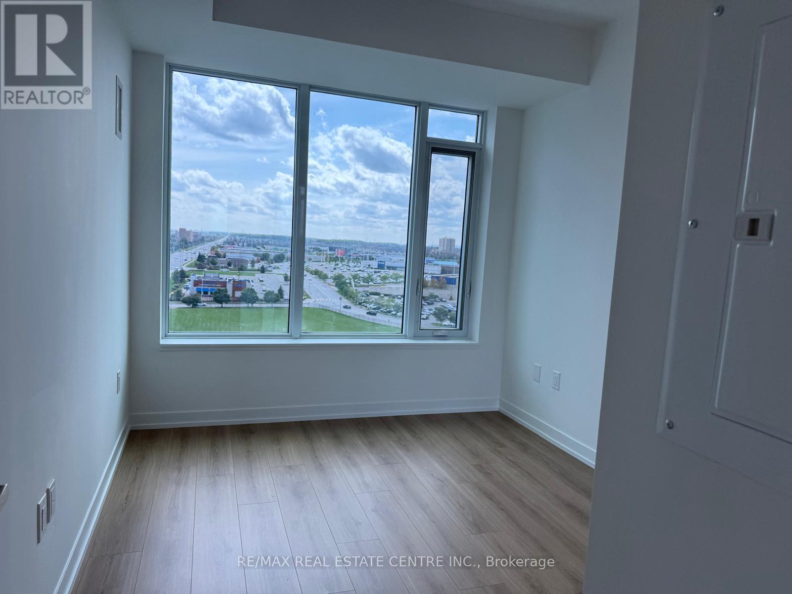 1118 - 2485 Eglinton Avenue W, Mississauga, Ontario  L5M 2V8 - Photo 7 - W12381979