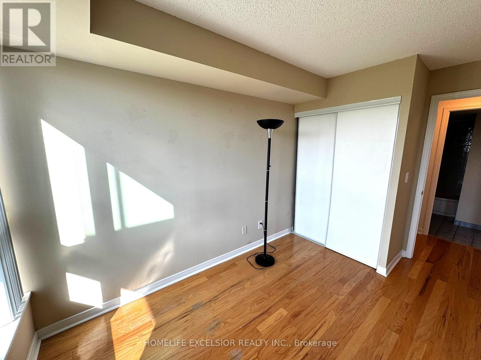 1001 - 2585 Erin Centre Boulevard, Mississauga, Ontario  L5M 6Z7 - Photo 12 - W12382030