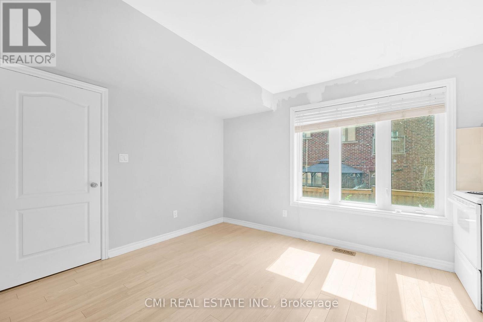21 Kayak Heights, Brampton (Heart Lake East), Ontario  L6Z 0H8 - Photo 6 - W12382060