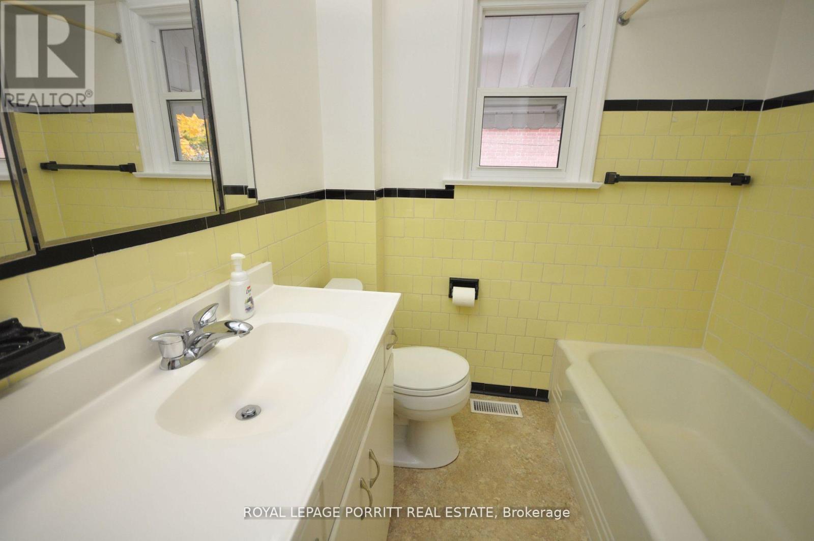 42 Ecker Drive, Toronto, Ontario  M8W 2P4 - Photo 10 - W12382079