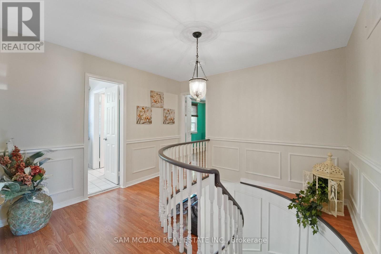 2032 Shannon Drive, Mississauga, Ontario  L5H 3W3 - Photo 22 - W12382085
