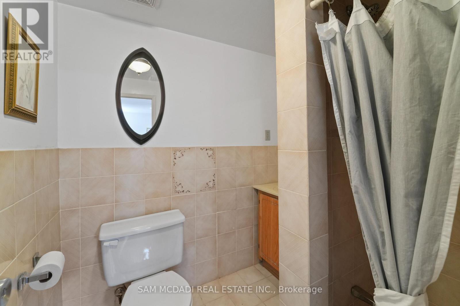 2032 Shannon Drive, Mississauga, Ontario  L5H 3W3 - Photo 40 - W12382085
