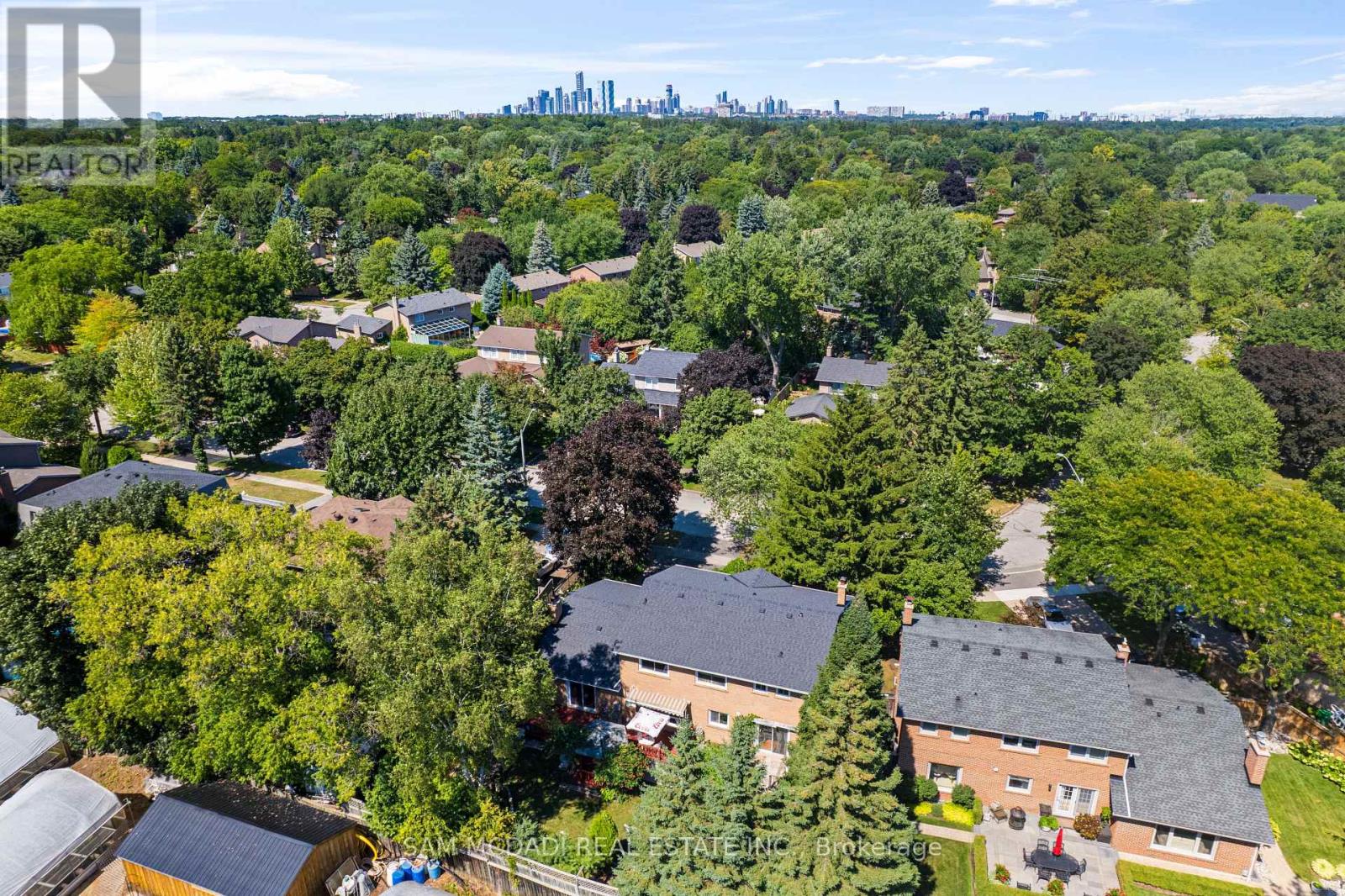 2032 Shannon Drive, Mississauga, Ontario  L5H 3W3 - Photo 49 - W12382085
