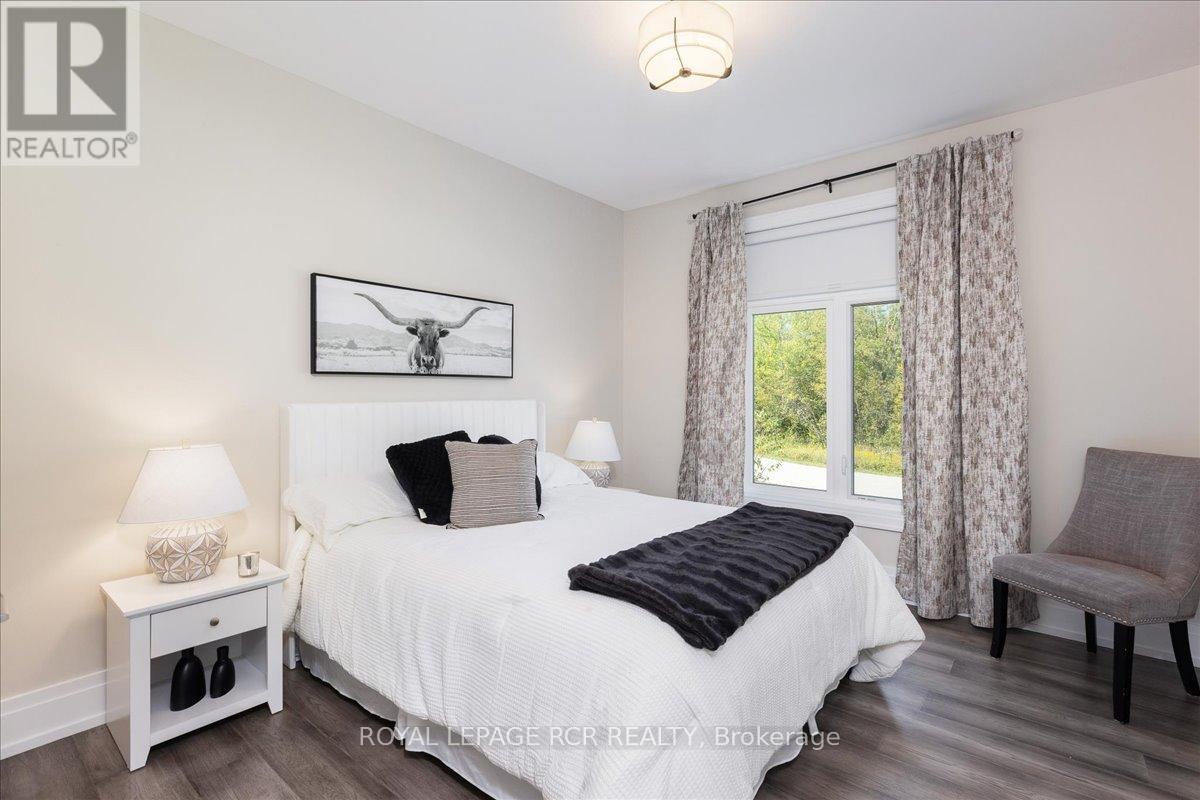 3 Nipigon Street, Kawartha Lakes (Verulam), Ontario  K0M 1N0 - Photo 24 - X12381940
