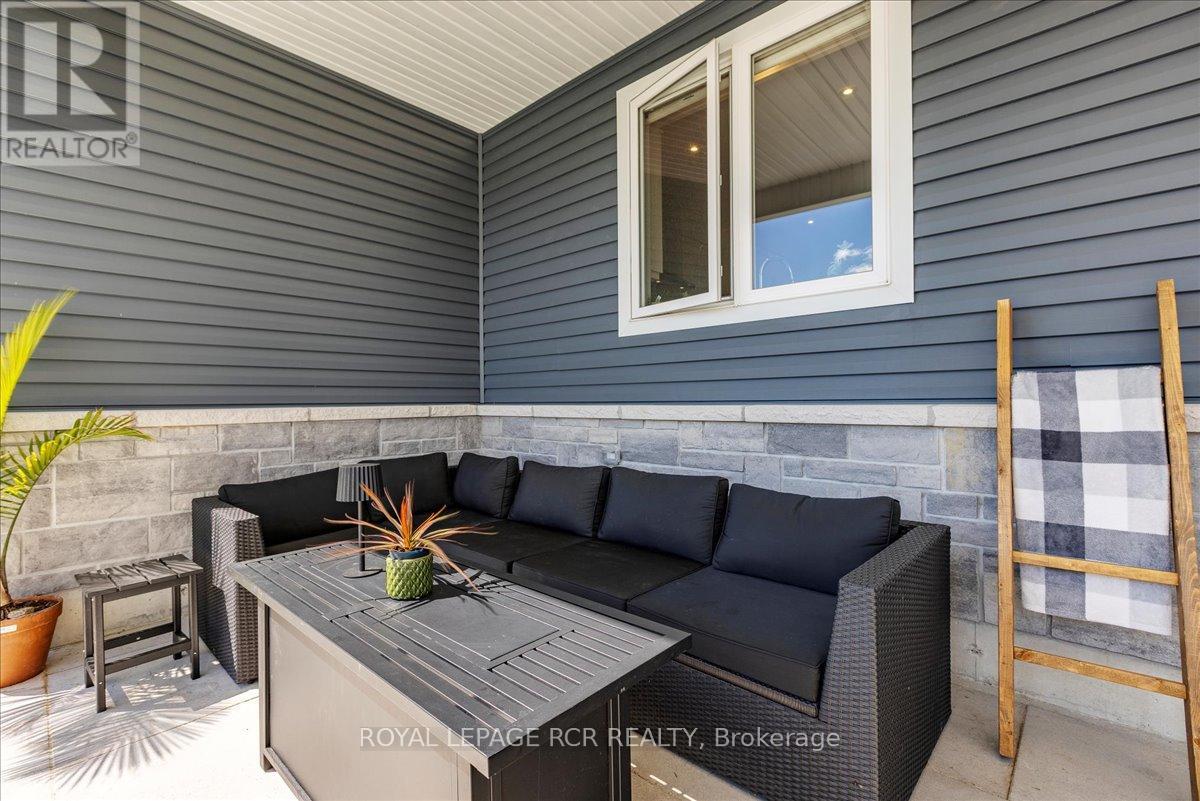 3 Nipigon Street, Kawartha Lakes (Verulam), Ontario  K0M 1N0 - Photo 31 - X12381940