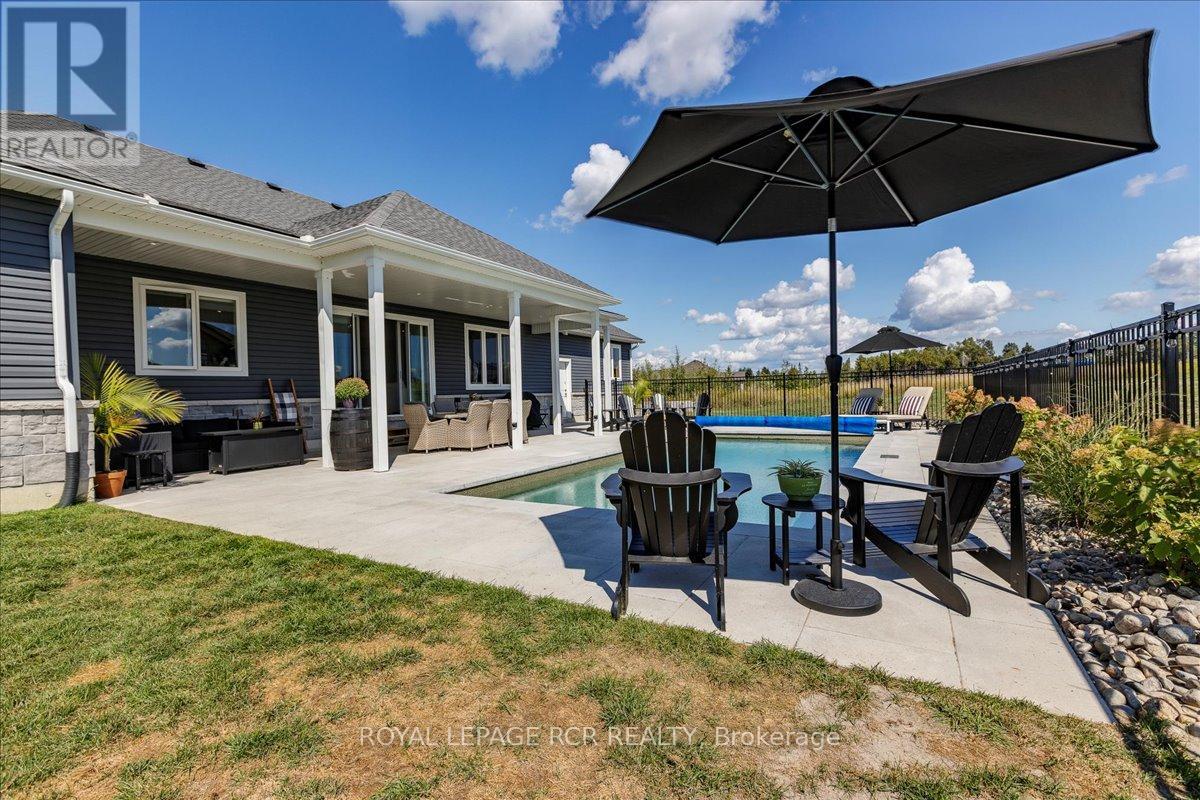 3 Nipigon Street, Kawartha Lakes (Verulam), Ontario  K0M 1N0 - Photo 34 - X12381940