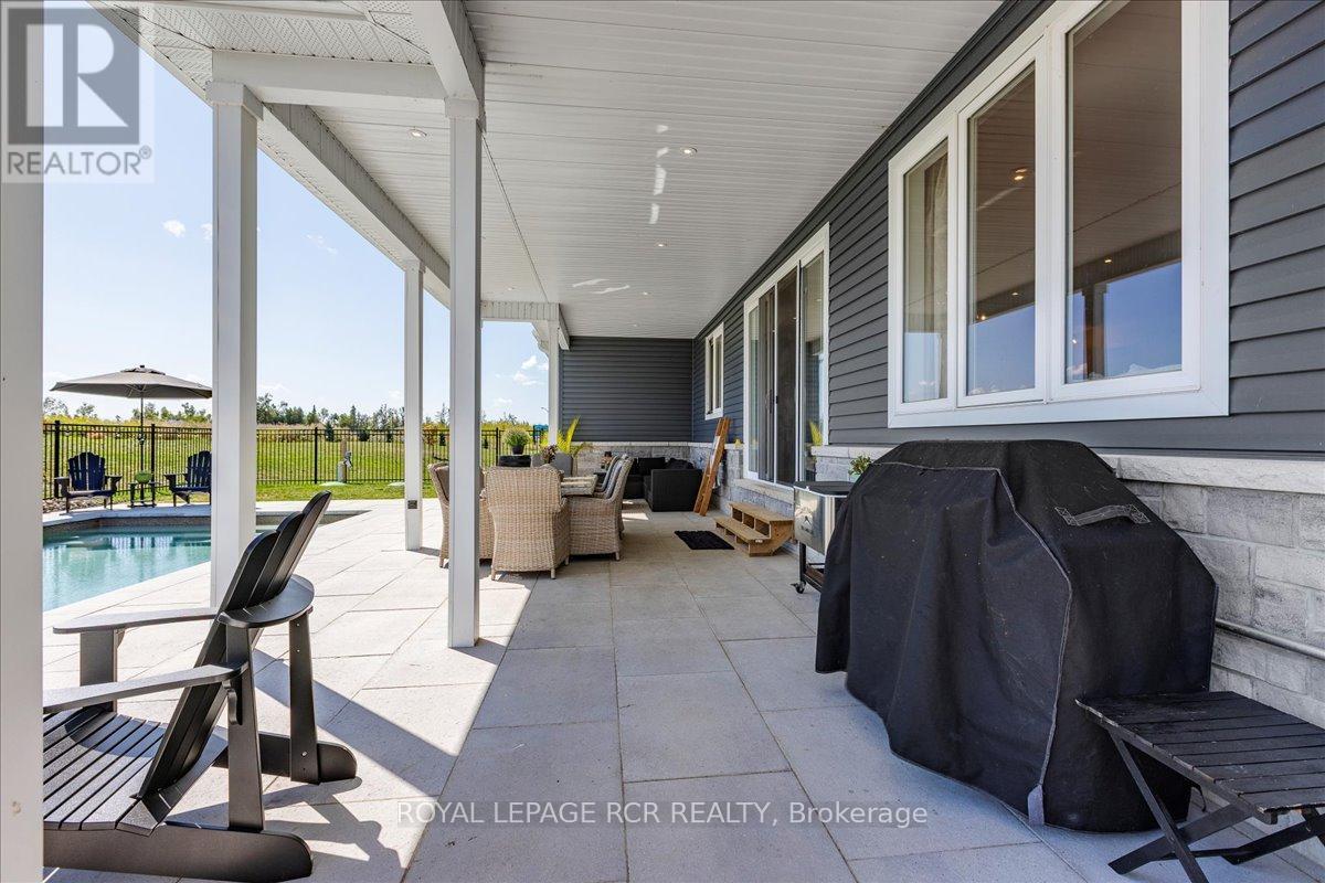 3 Nipigon Street, Kawartha Lakes (Verulam), Ontario  K0M 1N0 - Photo 39 - X12381940