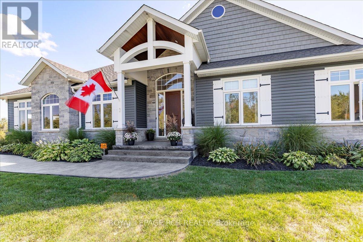 3 Nipigon Street, Kawartha Lakes (Verulam), Ontario  K0M 1N0 - Photo 4 - X12381940
