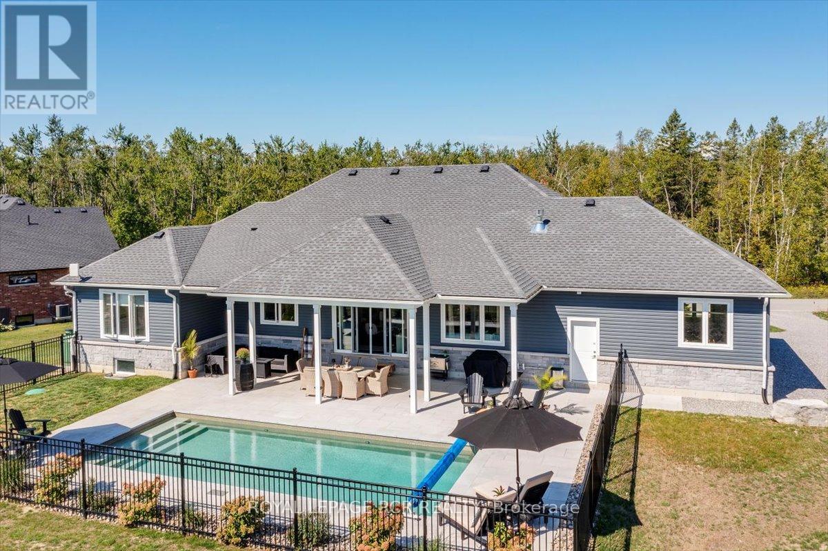 3 Nipigon Street, Kawartha Lakes (Verulam), Ontario  K0M 1N0 - Photo 41 - X12381940