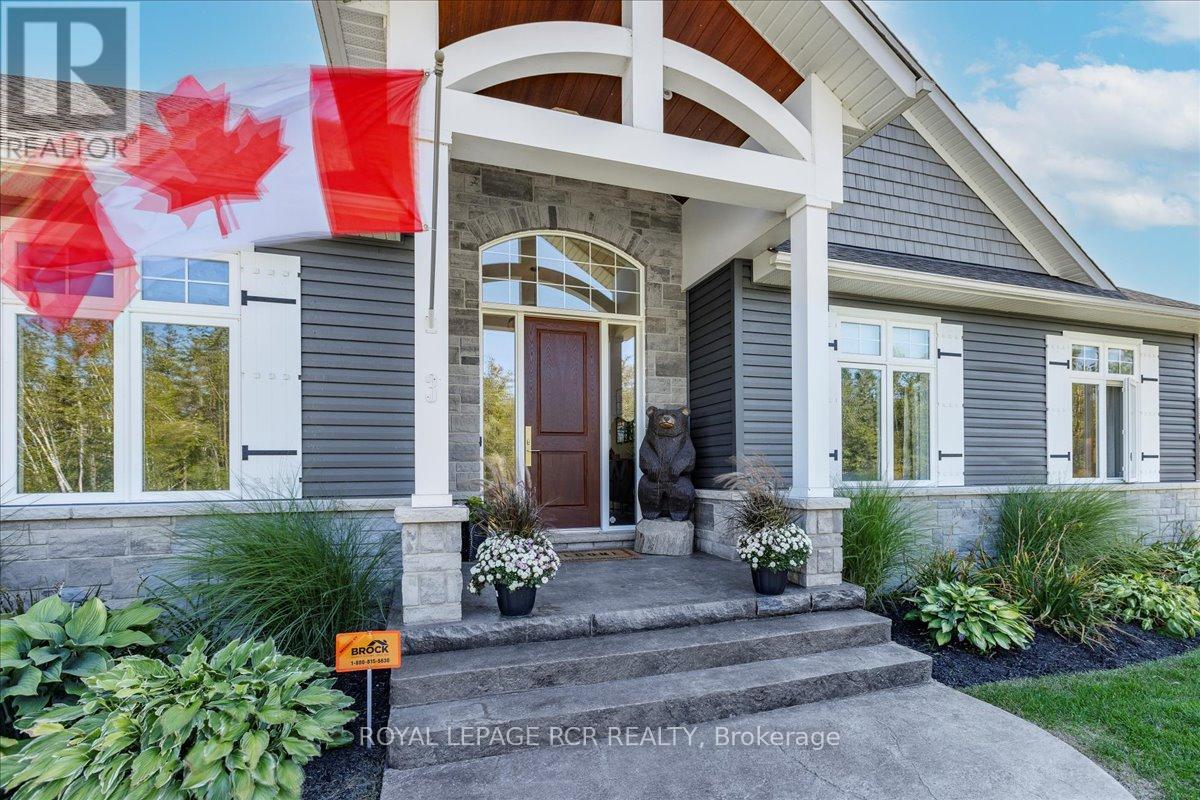 3 Nipigon Street, Kawartha Lakes (Verulam), Ontario  K0M 1N0 - Photo 5 - X12381940