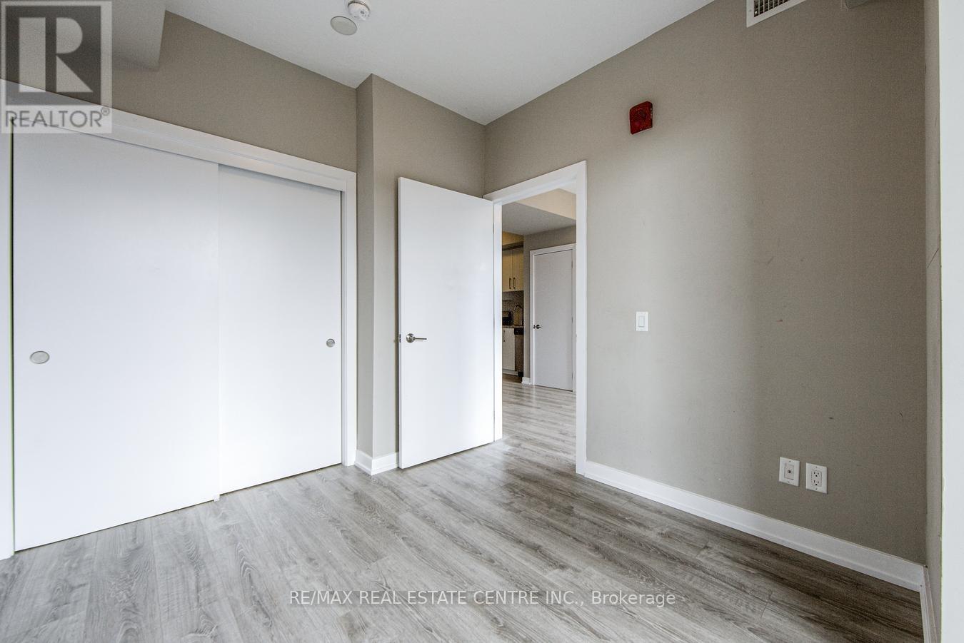 313 - 10 Esplanade Lane, Grimsby (Grimsby Beach), Ontario  L3M 0H1 - Photo 23 - X12381961
