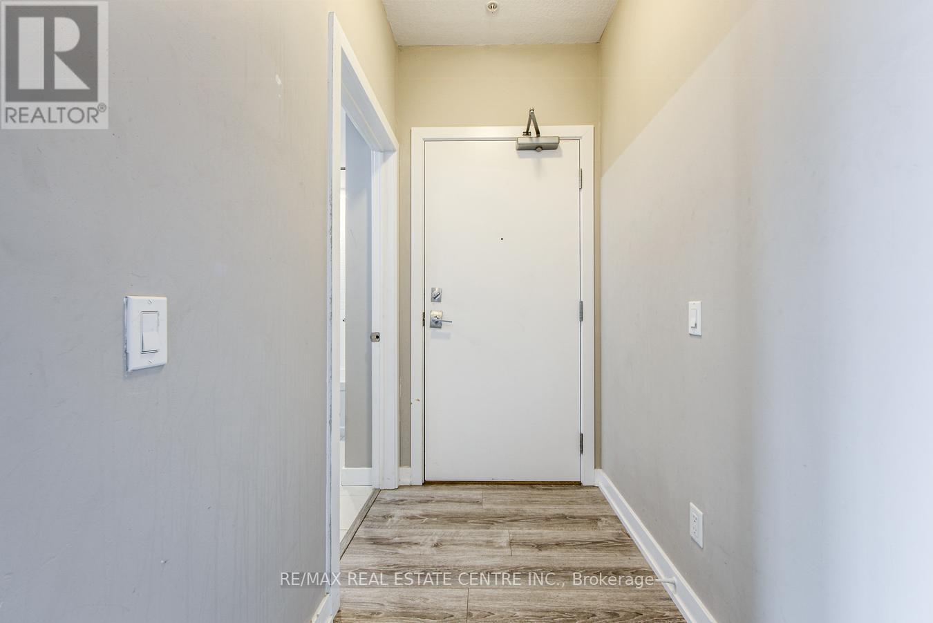 313 - 10 Esplanade Lane, Grimsby (Grimsby Beach), Ontario  L3M 0H1 - Photo 8 - X12381961