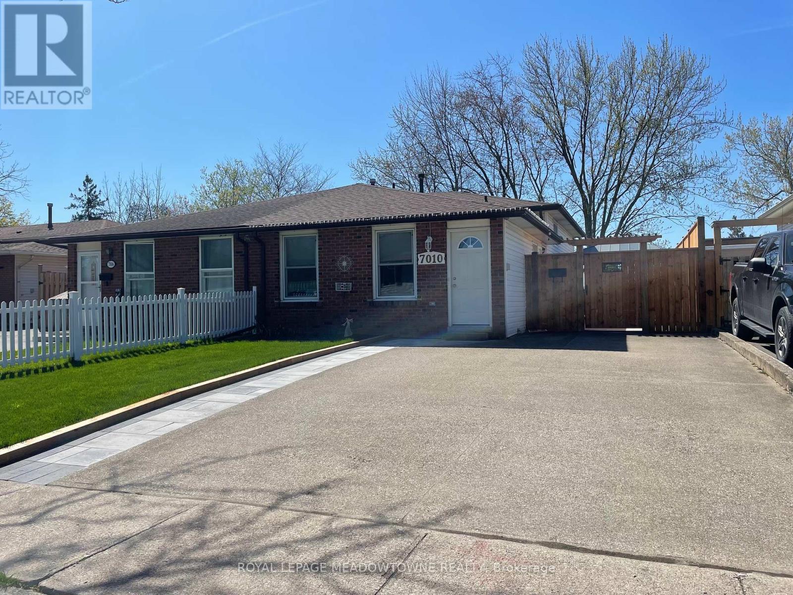 7010 BONNIE STREET, Niagara Falls, Ontario
