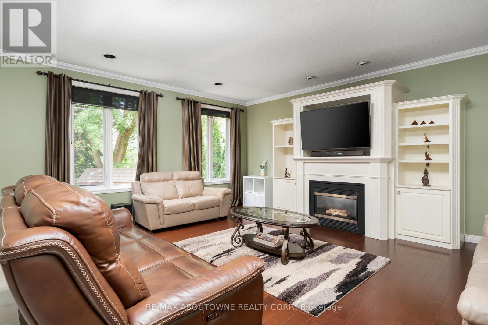 42 Pearwood Court, Kitchener, Ontario  N2P 2L1 - Photo 15 - X12382059
