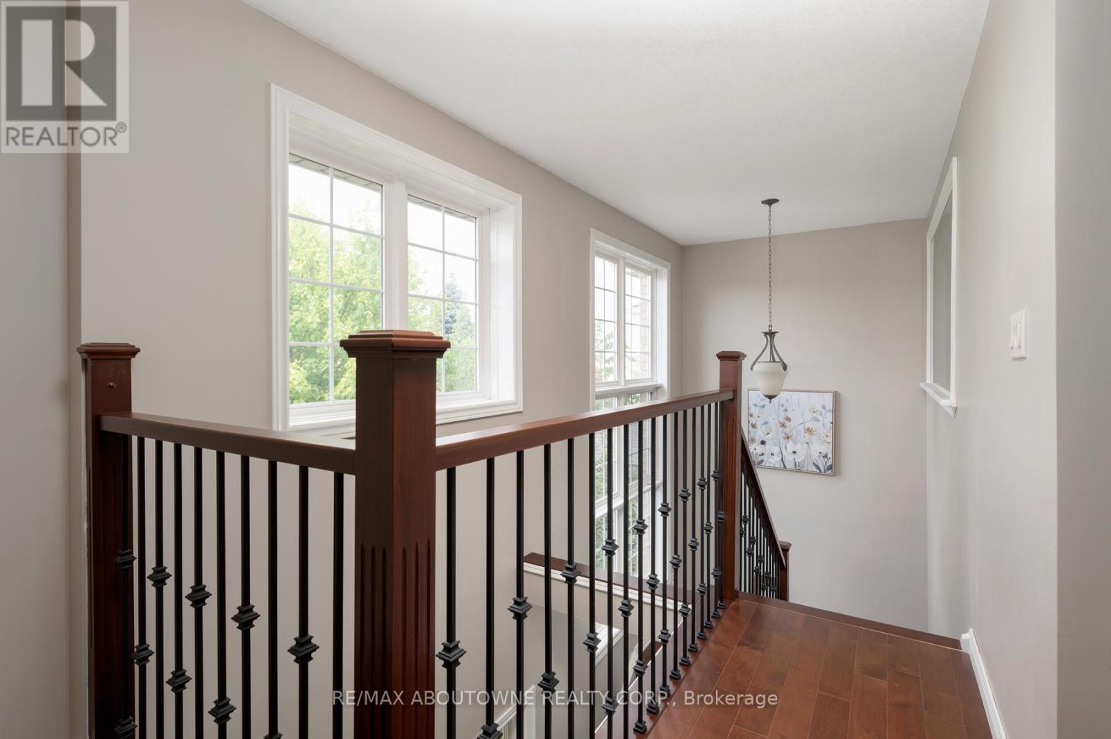 42 Pearwood Court, Kitchener, Ontario  N2P 2L1 - Photo 24 - X12382059