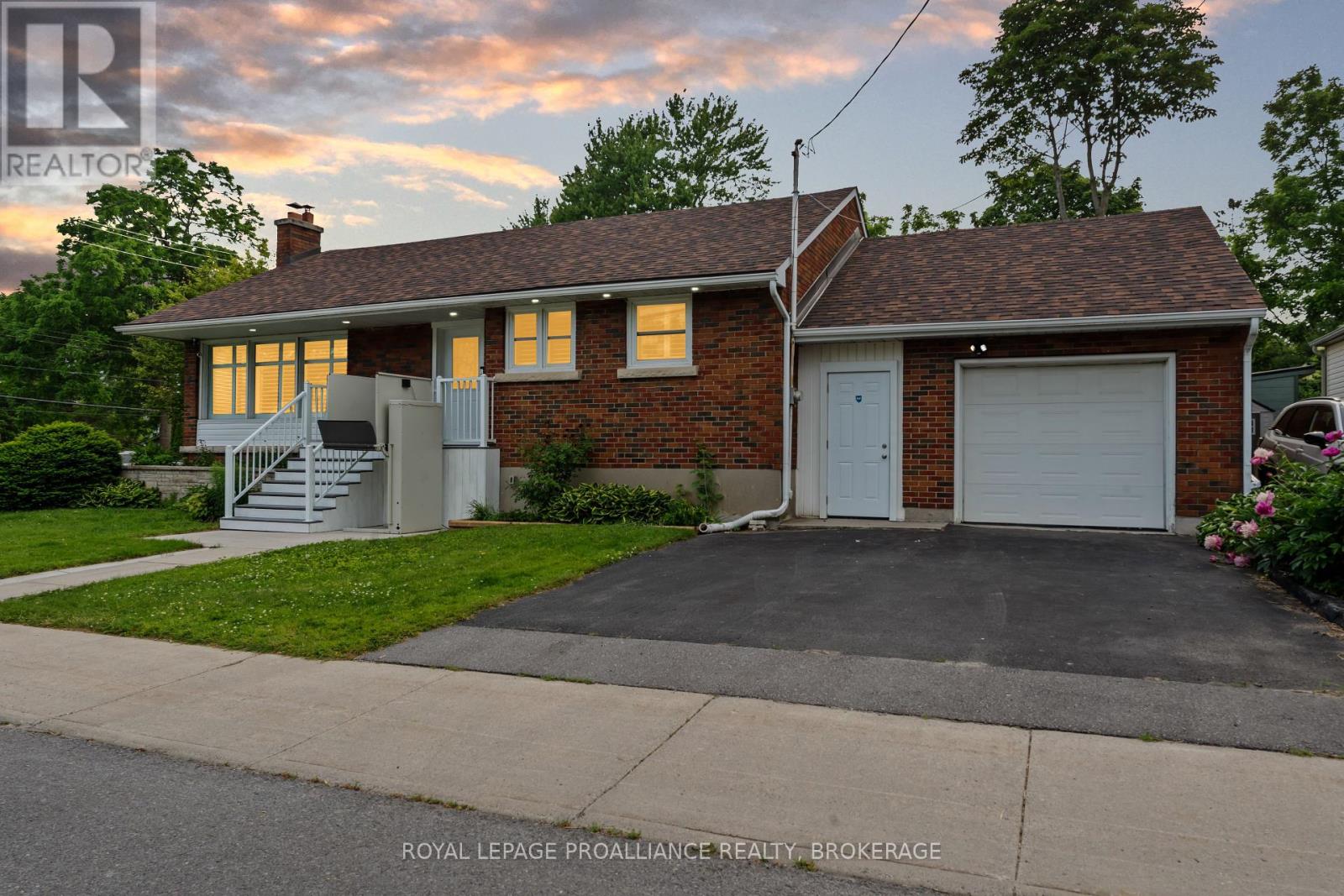 48 ELLERBECK STREET, Kingston, Ontario