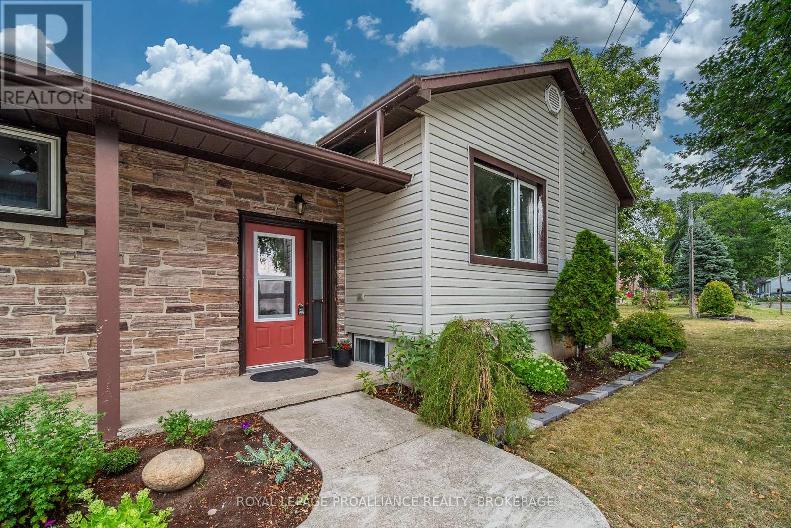 157 Unger Island Road, Greater Napanee, Ontario  K7R 3L1 - Photo 3 - X12345285
