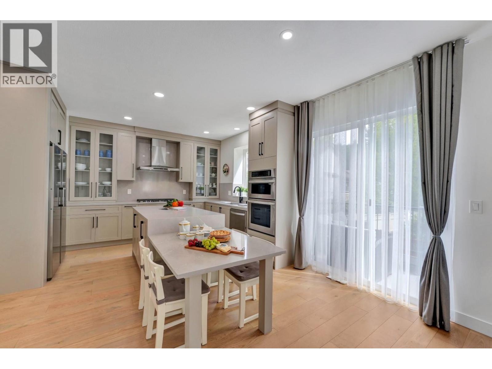 2501 Mica Place, Coquitlam, British Columbia  V3E 3K7 - Photo 2 - R3043585