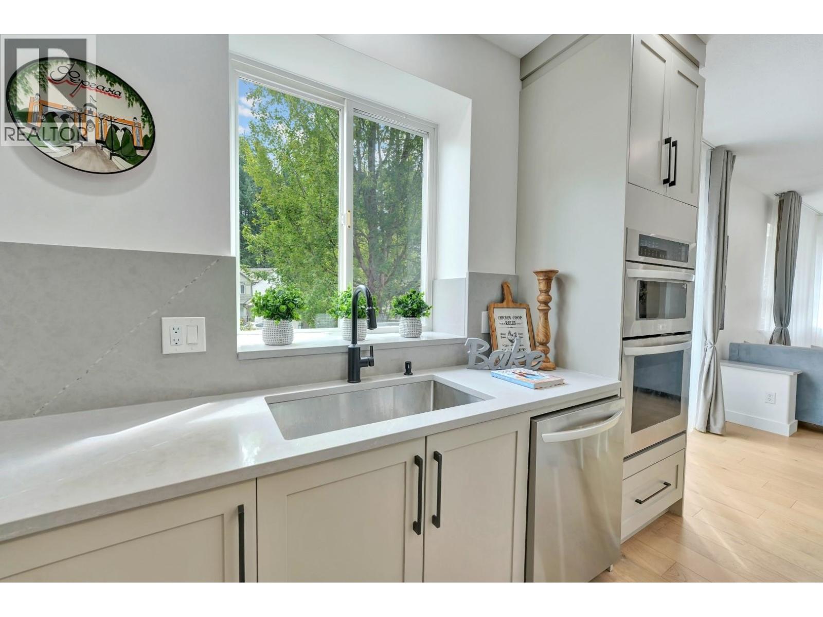 2501 Mica Place, Coquitlam, British Columbia  V3E 3K7 - Photo 7 - R3043585
