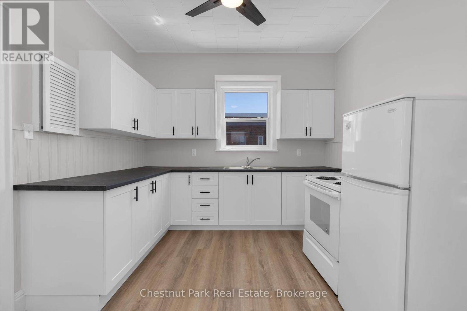 16 Trowbridge Street W, Meaford, Ontario  N4L 1N2 - Photo 13 - X12382170