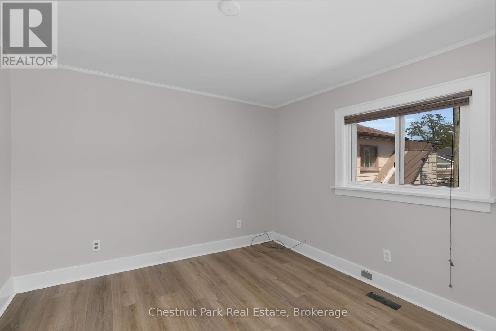 16 Trowbridge Street W, Meaford, Ontario  N4L 1N2 - Photo 17 - X12382170