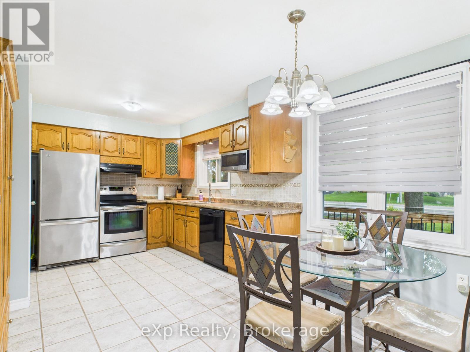 22 Main Street, Kincardine, Ontario  N0G 2T0 - Photo 10 - X12382237