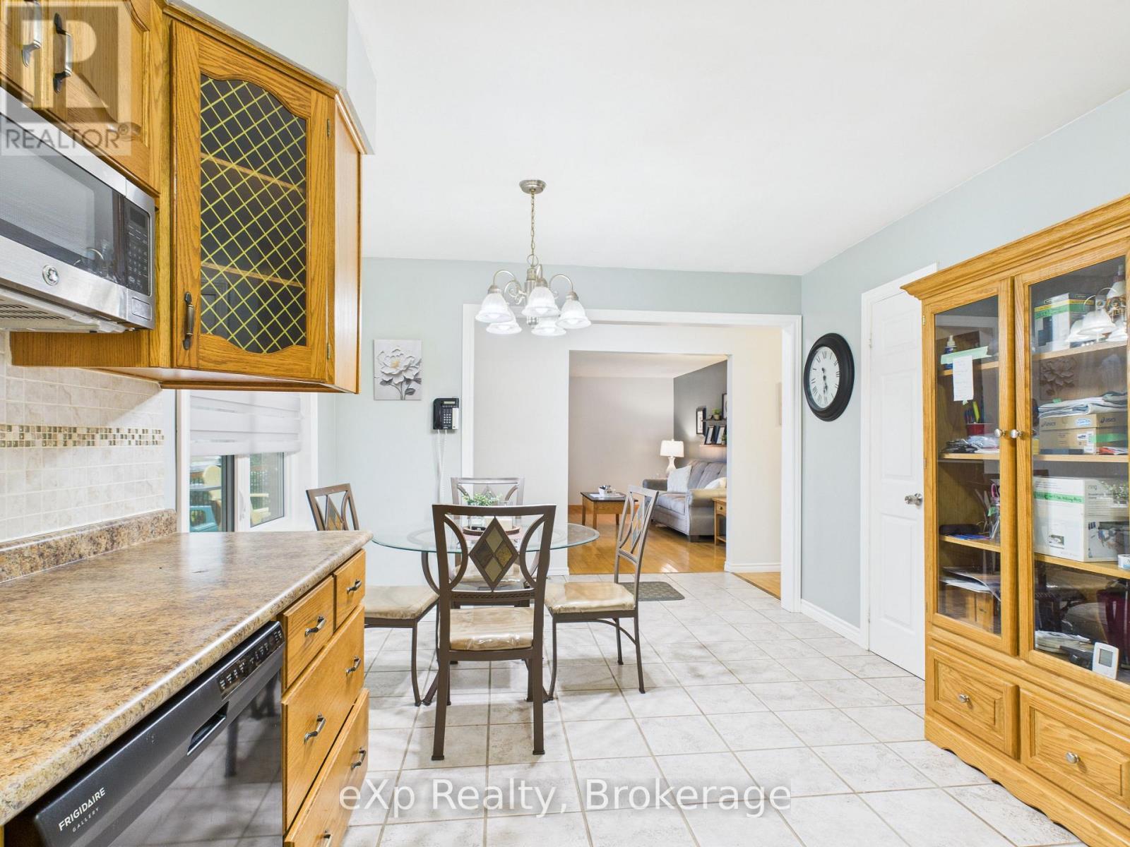 22 Main Street, Kincardine, Ontario  N0G 2T0 - Photo 11 - X12382237