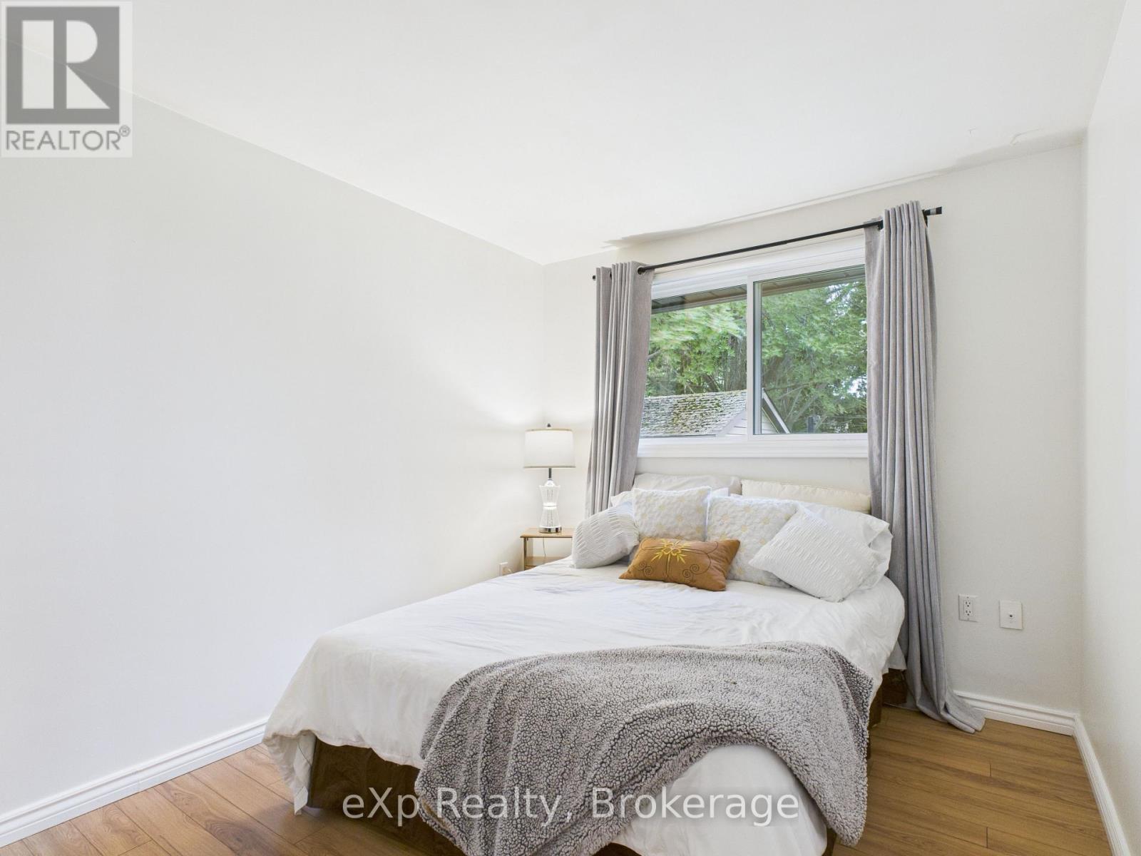 22 Main Street, Kincardine, Ontario  N0G 2T0 - Photo 14 - X12382237